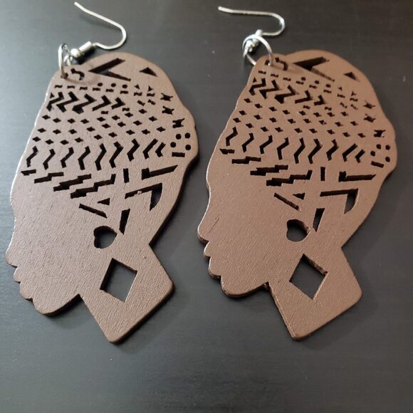 Bohemian Wooden Drop Lightweight Dangle Earrings - Picture 5 of 8